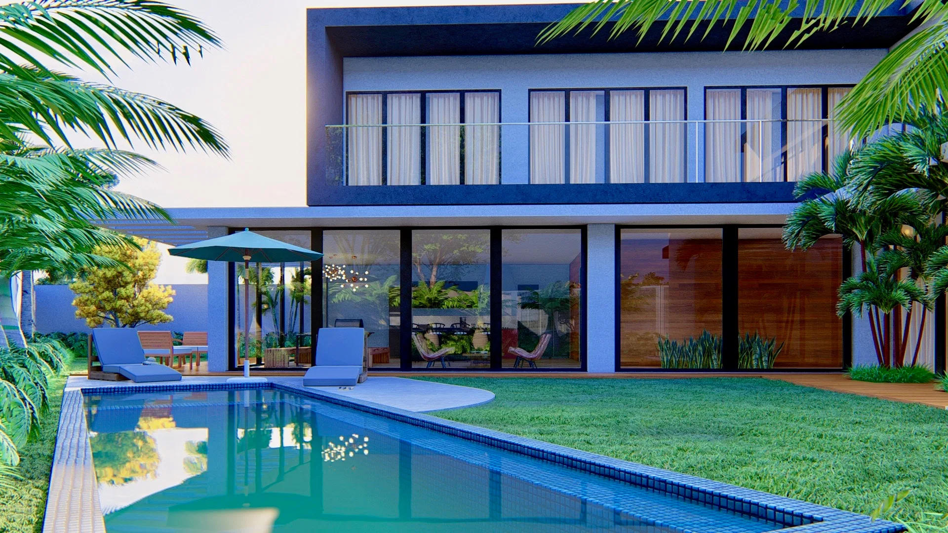 Fundos ao entardecer com casa de dois pavimentos, portas de vidro iluminadas, piscina com espreguiçadeiras e ombrelone, emoldurada por palmeiras