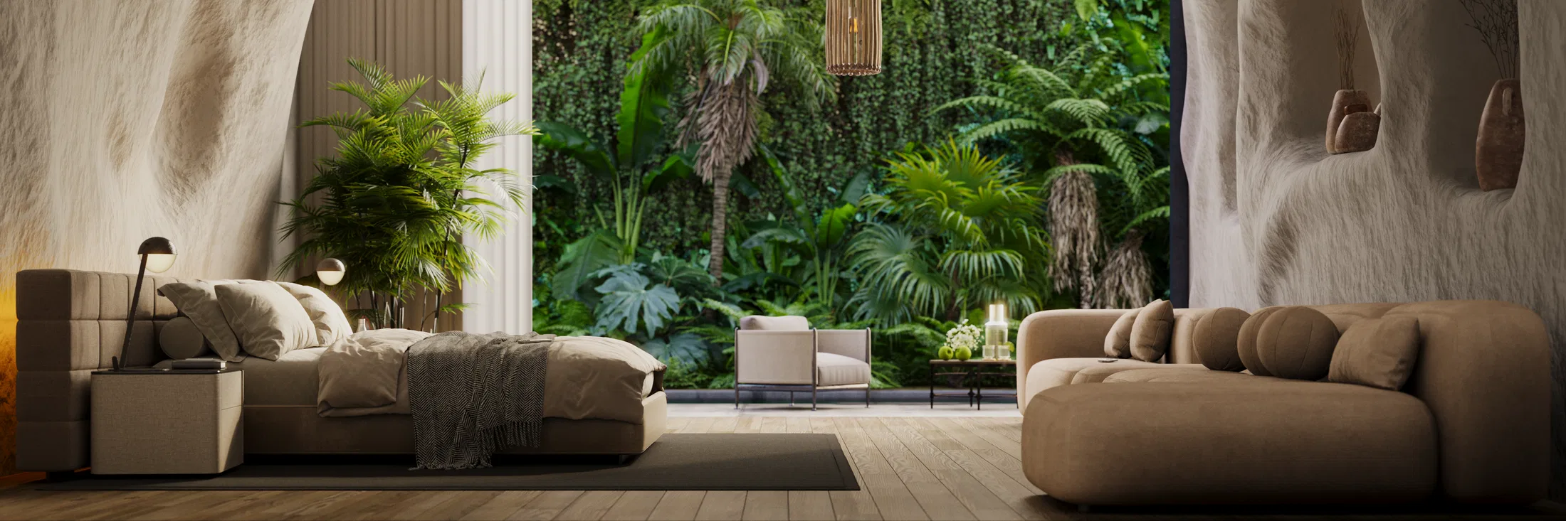 Dormitório de paredes texturizadas aberto para um jardim tropical denso, com cama de linho bege, sofá curvo e palmeiras junto à passagem envidraçada