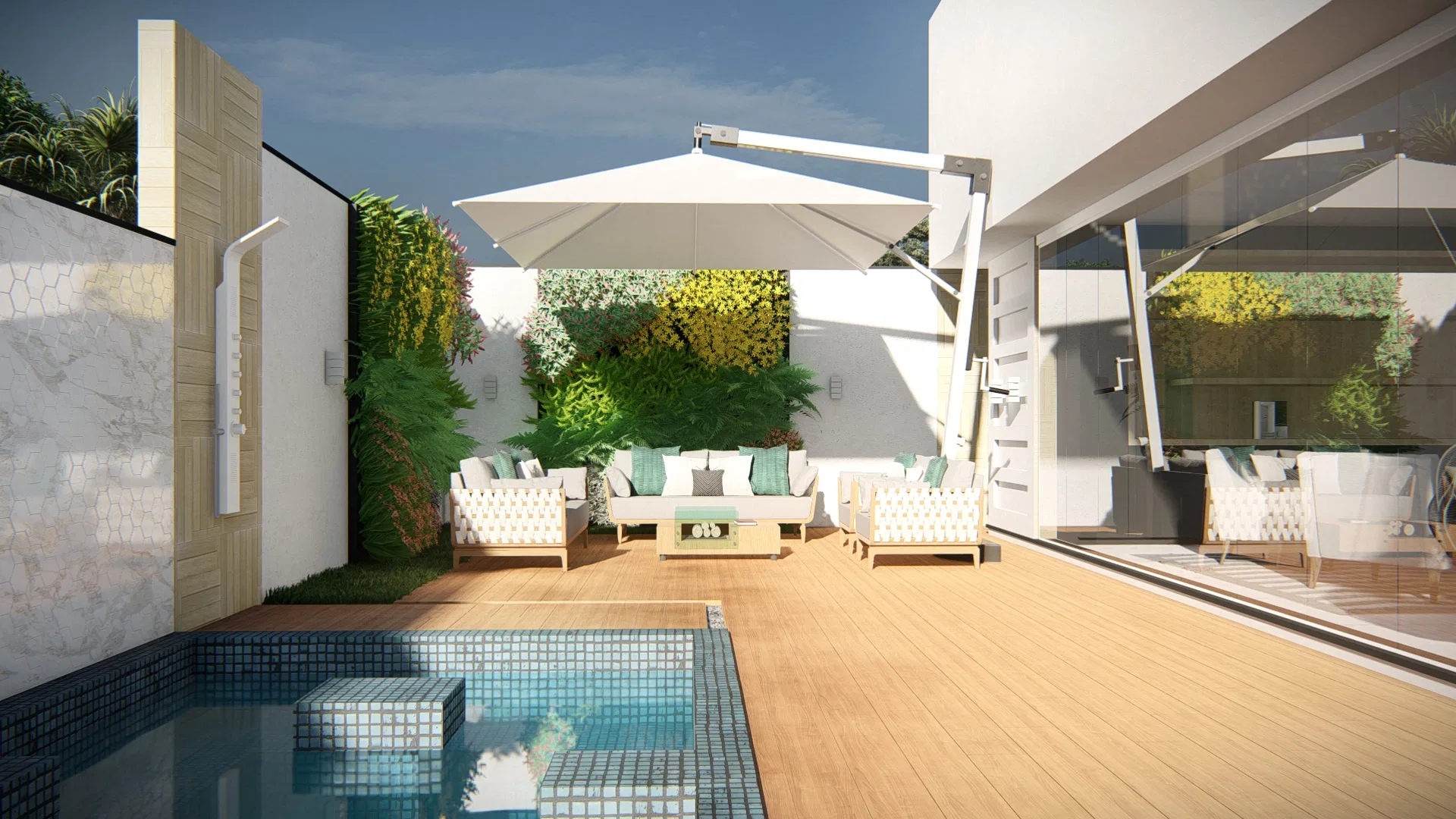 Terraço com piscina de borda reta, deck de madeira, guarda-sol articulado branco e sofás com almofadas verde-água diante de parede de jardim vertical florido
